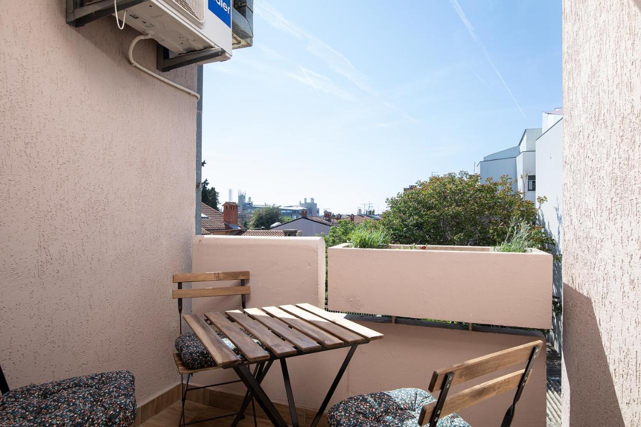 Stylish City Stay With Balcony & Free Parking Pula Exterior foto